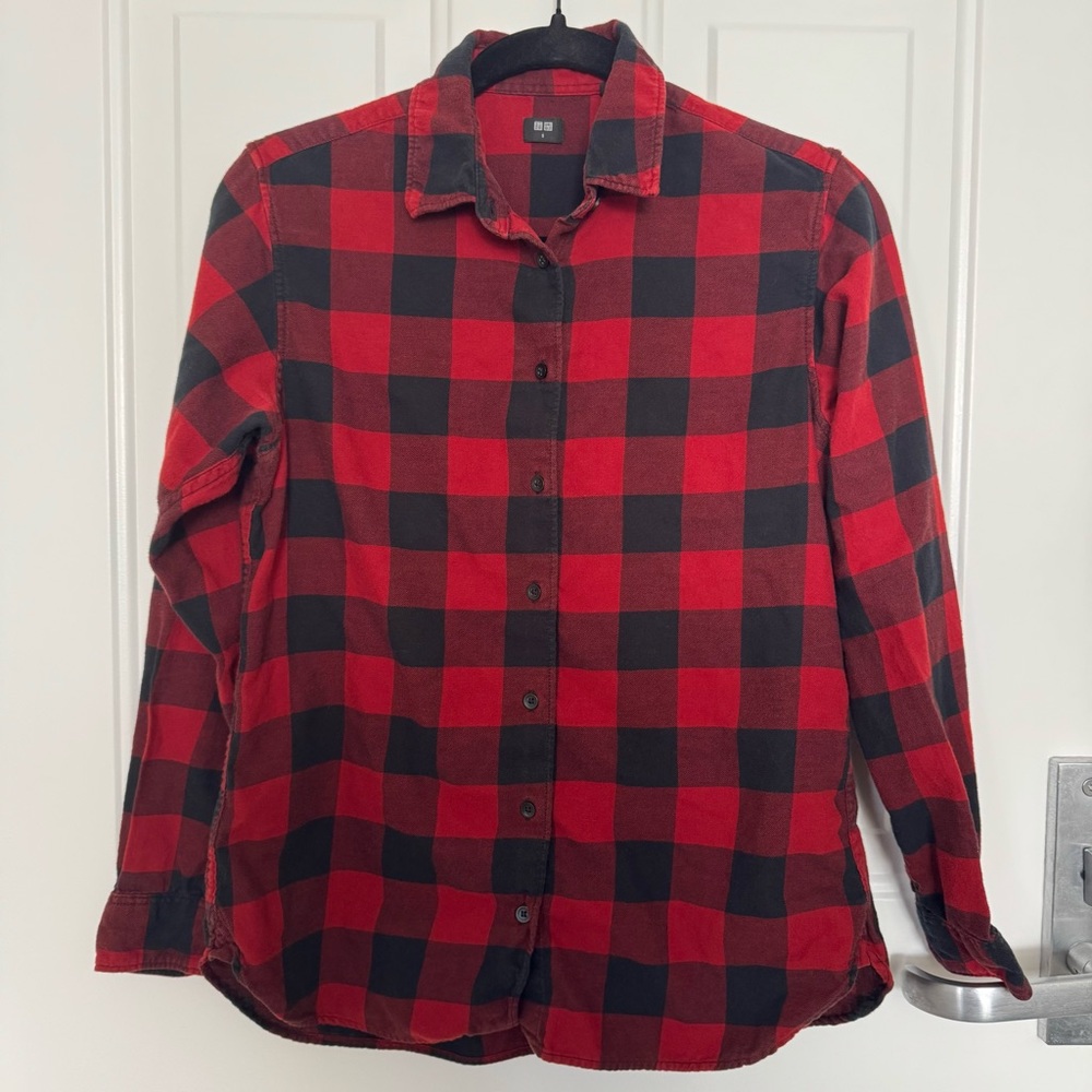 Uniqlo Women’s Red and Black Checkered Shirt